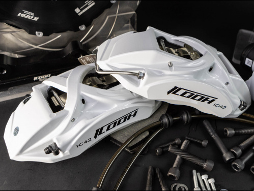 Тормозная тюнинг-система RAM 1500 V (DT) (2018-2024) ICOOH X42, (380*28mm, Фиксированный, Насечки), поршней: 4, задняя ось, цвет: Белый X42-728-W-03-0C-01-02-0A-05-02-02